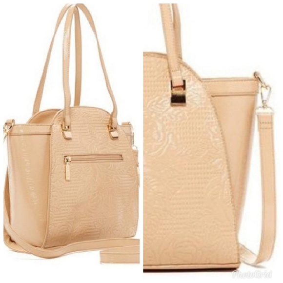 50% OFF CLOSE-OUT! Intricate 'Wall of Rose' Tote - Picture 4 of 7